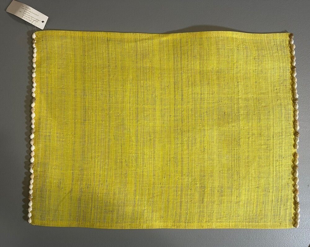 Lot Of 4 West Elm Placemats 100% Raffia Green Seashell Accent Rare